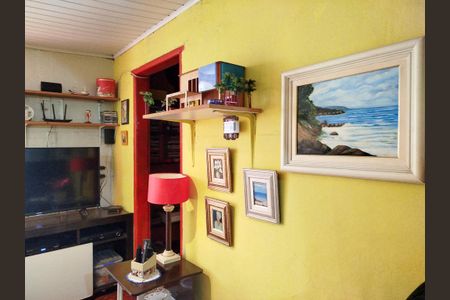 Casa à venda com 330m², 2 quartos e 4 vagasCasa 2: Sala e cozinha