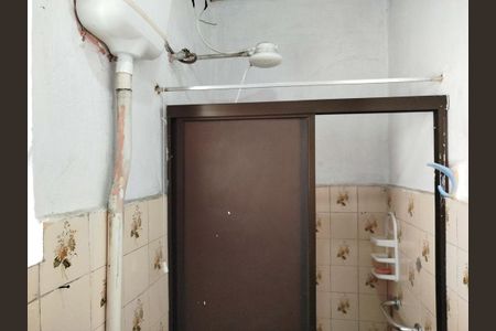 Casa à venda com 330m², 2 quartos e 4 vagasCasa 1: Banheiro