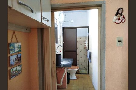 Casa à venda com 330m², 2 quartos e 4 vagasCasa 1: Banheiro