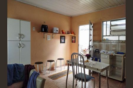 Casa à venda com 330m², 2 quartos e 4 vagasSala e cozinha