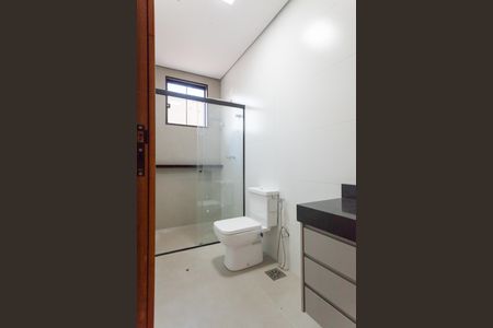 Casa de condomínio à venda com 210m², 3 quartos e 4 vagasBanheiro suite 3