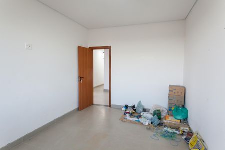 Casa de condomínio à venda com 210m², 3 quartos e 4 vagassuite 1