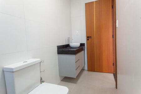 Casa de condomínio à venda com 210m², 3 quartos e 4 vagasBanheiro suite 3