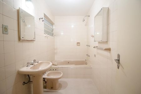 Apartamento para alugar com 83m², 2 quartos e sem vaga Apartamento para alugar com 83m², 2 quartos e sem vagaBanheiro