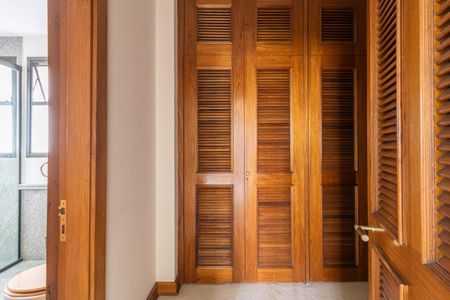 Apartamento à venda com 320m², 3 quartos e 4 vagasCloset da Suíte 1