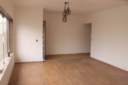 Casa à venda com 130m², 4 quartos e 1 vagaSala