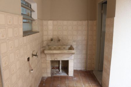 Casa à venda com 130m², 4 quartos e 1 vagaÁrea de Serviço