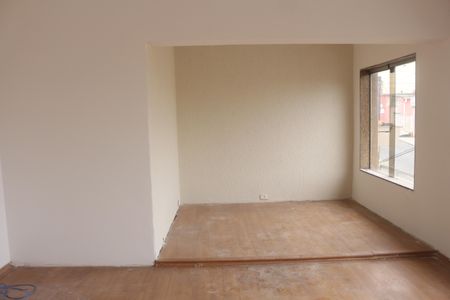 Casa à venda com 130m², 4 quartos e 1 vagaSala