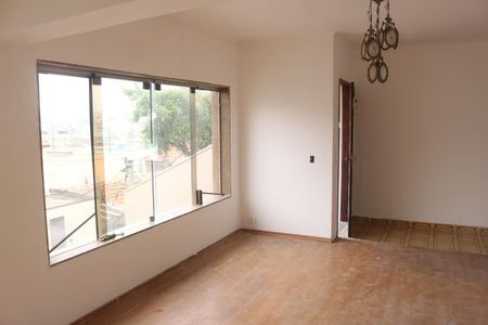 Casa à venda com 130m², 4 quartos e 1 vagaSala