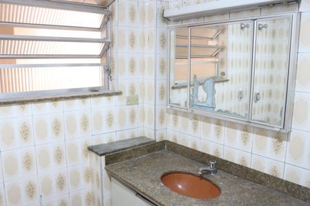 Casa à venda com 130m², 4 quartos e 1 vagaBanheiro 1