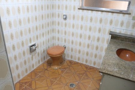 Casa à venda com 130m², 4 quartos e 1 vagaBanheiro 1