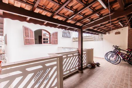 Casa à venda com 210m², 3 quartos e 2 vagas Casa à venda com 210m², 3 quartos e 2 vagasChurrasqueira