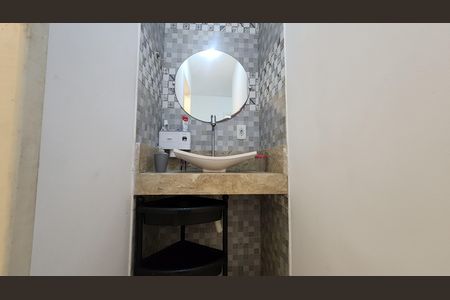 Casa para alugar com 240m², 3 quartos e sem vaga Casa para alugar com 240m², 3 quartos e sem vagaBanheiro Social - Lavabo