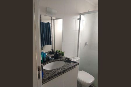 Banheiro 2 de apartamento para alugar com 2 quartos, 65m² em Santo Antônio, Porto Alegre