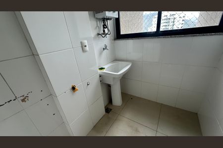 Apartamento à venda com 74m², 3 quartos e 1 vagaÁrea de Serviço