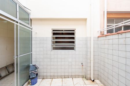 Casa de condomínio à venda com 200m², 3 quartos e 1 vagaQuintal