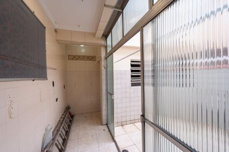 Casa de condomínio à venda com 200m², 3 quartos e 1 vagaLavanderia