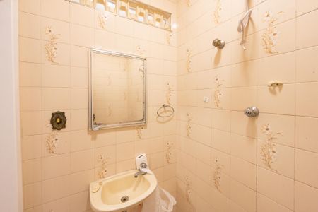 Casa de condomínio à venda com 200m², 3 quartos e 1 vagaBanheiro de Serviço