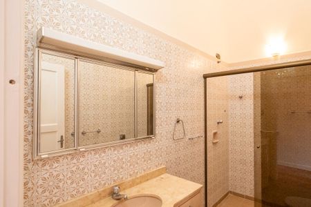 Casa de condomínio à venda com 200m², 3 quartos e 1 vagaBanheiro Social