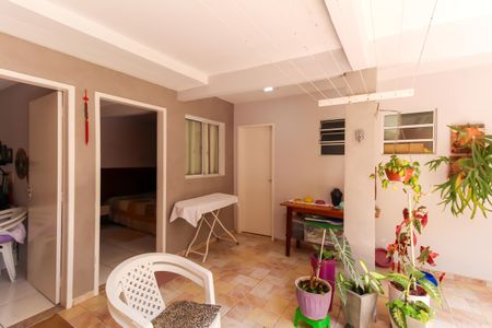 Casa à venda com 195m², 2 quartos e 1 vagaÁrea de Serviço