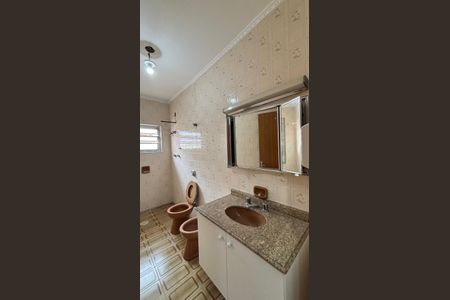 Casa à venda com 375m², 3 quartos e 8 vagasBanheiro