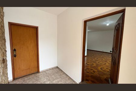 Casa à venda com 375m², 3 quartos e 8 vagasEntrada