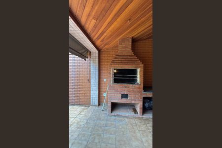 Casa à venda com 375m², 3 quartos e 8 vagasQuintal - Churrasqueira