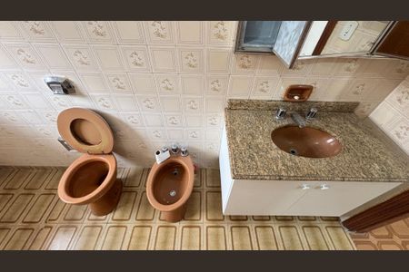 Casa à venda com 375m², 3 quartos e 8 vagasBanheiro