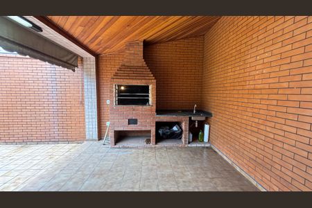 Casa à venda com 375m², 3 quartos e 8 vagasQuintal - Churrasqueira