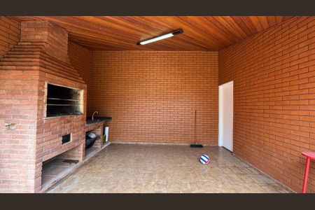 Casa à venda com 375m², 3 quartos e 8 vagasQuintal - Churrasqueira