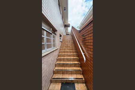 Casa à venda com 375m², 3 quartos e 8 vagasEscada