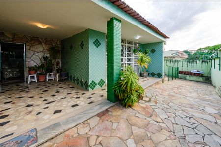 Casa à venda com 249m², 3 quartos e 3 vagasÁrea externa