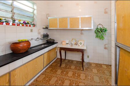 Casa à venda com 249m², 3 quartos e 3 vagasCozinha