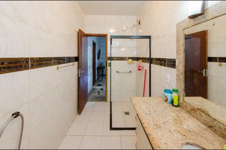 Casa à venda com 249m², 3 quartos e 3 vagasBanheiro