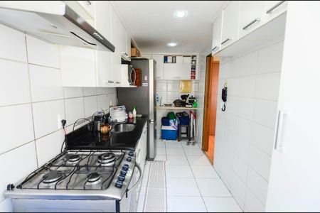 Apartamento à venda com 81m², 3 quartos e 1 vagaÁrea de Serviço