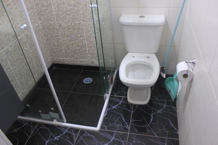 Banheiro de kitnet/studio para alugar com 1 quarto, 30m² em Centro, Guarulhos