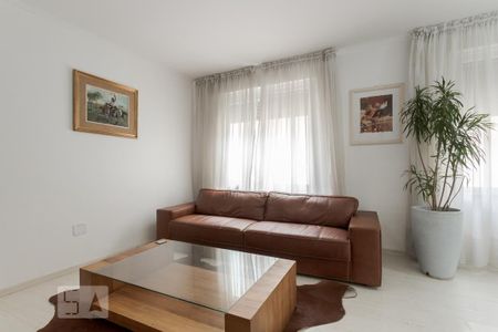 Apartamento para alugar com 210m², 3 quartos e 2 vagas Apartamento para alugar com 210m², 3 quartos e 2 vagasSala