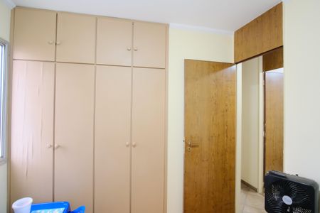 Apartamento à venda com 78m², 4 quartos e 2 vagasQuarto 3