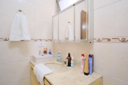 Apartamento à venda com 78m², 4 quartos e 2 vagasBanheiro