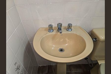 Apartamento para alugar com 102m², 2 quartos e 1 vaga Apartamento para alugar com 102m², 2 quartos e 1 vagaBanheiro da Suíte