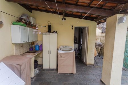 Casa à venda com 200m², 2 quartos e 2 vagas Casa à venda com 200m², 2 quartos e 2 vagasÁrea de Serviço/Quintal