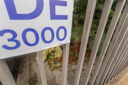 Plaquinha Instalada de casa à venda com 2 quartos, 200m² em Esplanada, Belo Horizonte