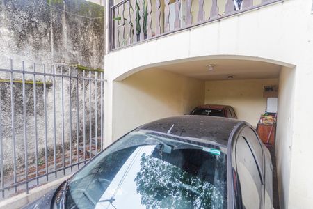 Casa à venda com 200m², 2 quartos e 2 vagas Casa à venda com 200m², 2 quartos e 2 vagasGaragem