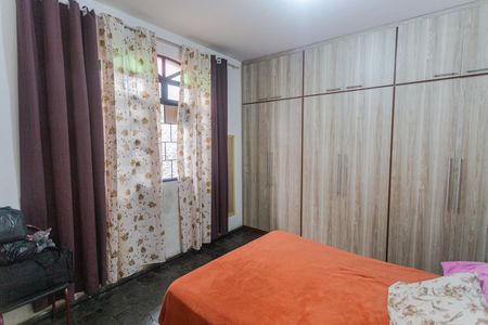 Casa à venda com 200m², 2 quartos e 2 vagas Casa à venda com 200m², 2 quartos e 2 vagasQuarto 1