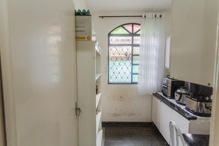 Casa à venda com 200m², 2 quartos e 2 vagas Casa à venda com 200m², 2 quartos e 2 vagasQuarto de Serviço