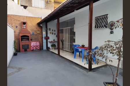 Casa à venda com 204m², 2 quartos e 2 vagas