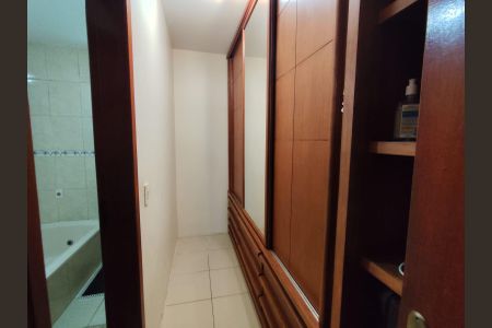 Casa à venda com 204m², 2 quartos e 2 vagas
