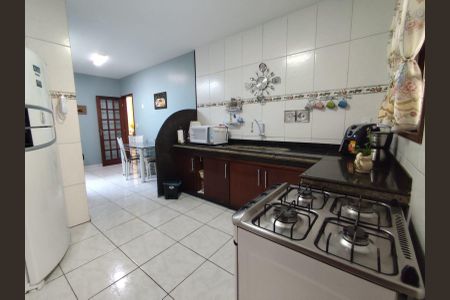 Casa à venda com 204m², 2 quartos e 2 vagas