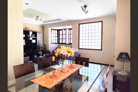 Casa à venda com 2 quartos, 204m² em Penha Circular, Rio de Janeiro