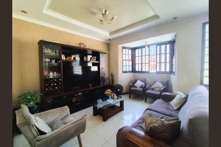 Casa à venda com 2 quartos, 204m² em Penha Circular, Rio de Janeiro